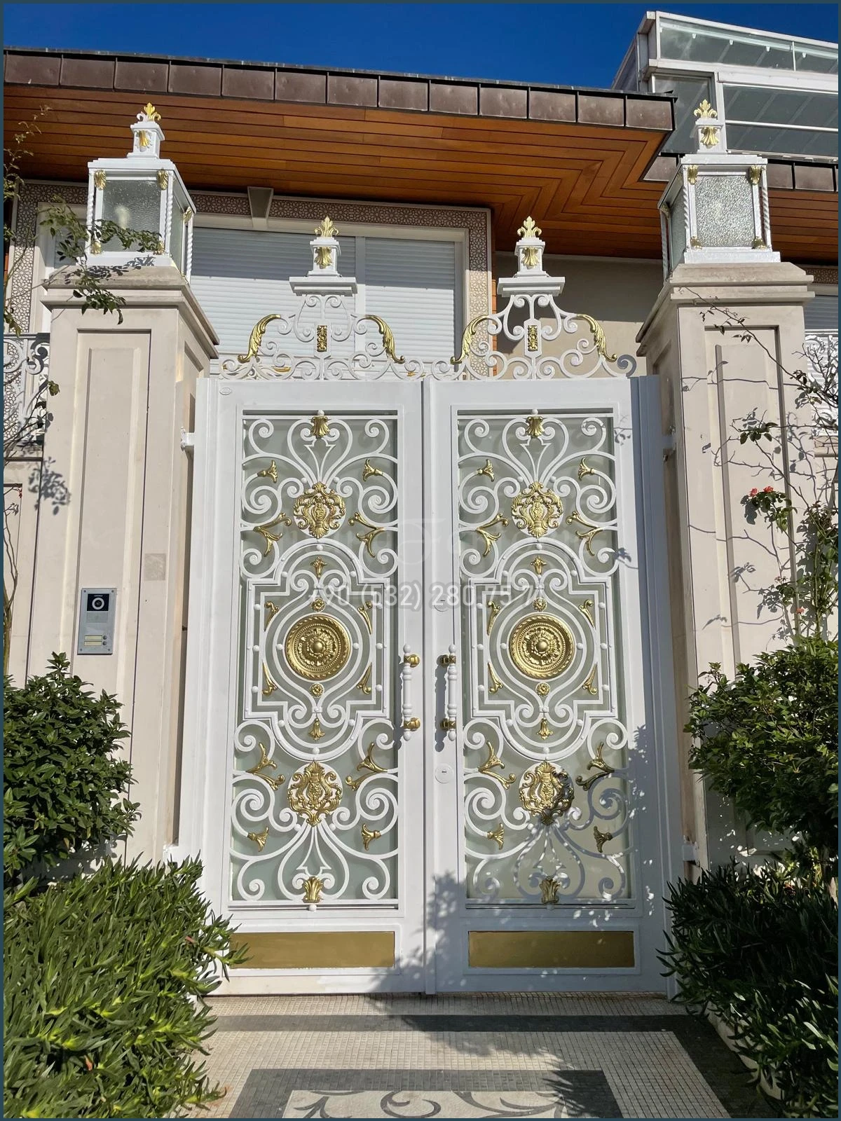 Cam Detaylı Bahçe Kapıları – Modern Bahçeler İçin Işıltılı Fikirler